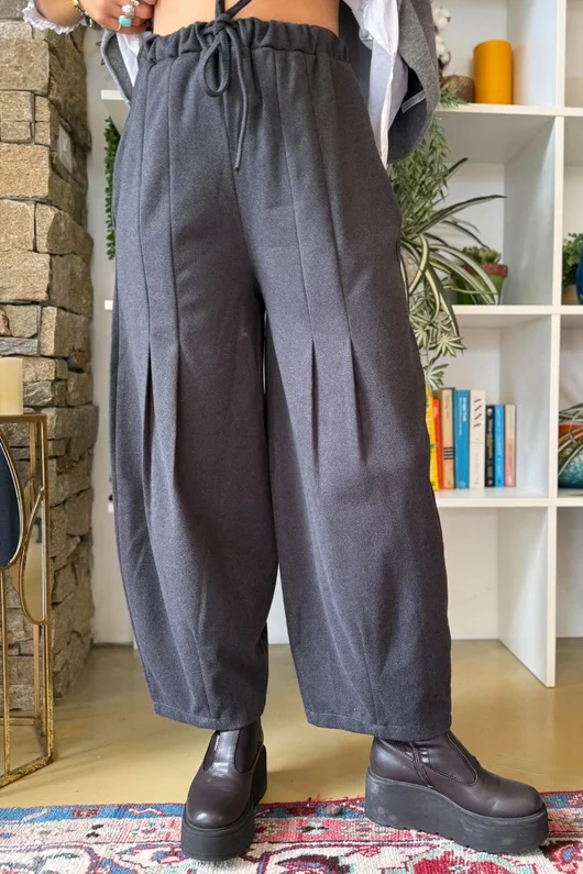 Oxford Stretch Herringbone Box Pleat Pant Charcoal